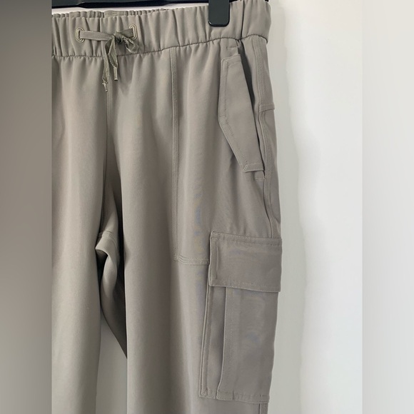 LULULEMON with Elastic Waistband and Relaxed Fit - Picture 2 of 4